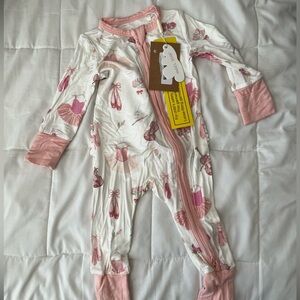 NWT angel dear footless baby girl sleeper